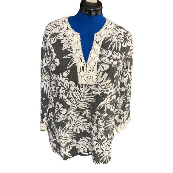 CATHY DANIELS, Women’s top, Size Large, Gray & White Floral, 3/4 length sleeves - Picture 1 of 14